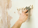 Что делать, если на стене под плитку нанесена краска?
